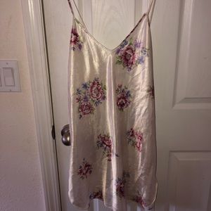 Floral print with white / tan lace accents